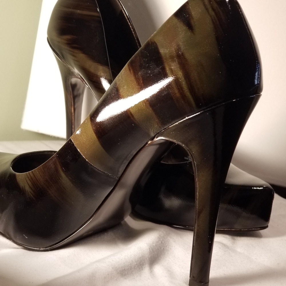 Patent leather Pump - Picture 1 of 6